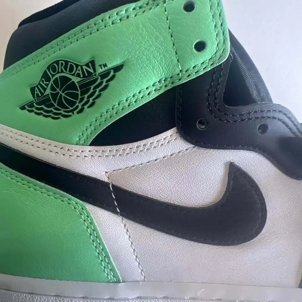 Nike Air Jordan 1 Retro High OG Green Glow DZ5485-130